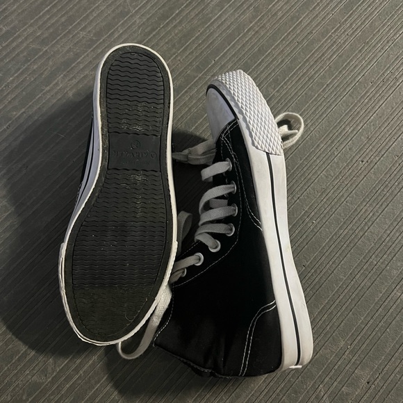 Kids Black High-Top Sneakers - Picture 4 of 4